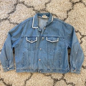 The vintage twin jean denim jacket